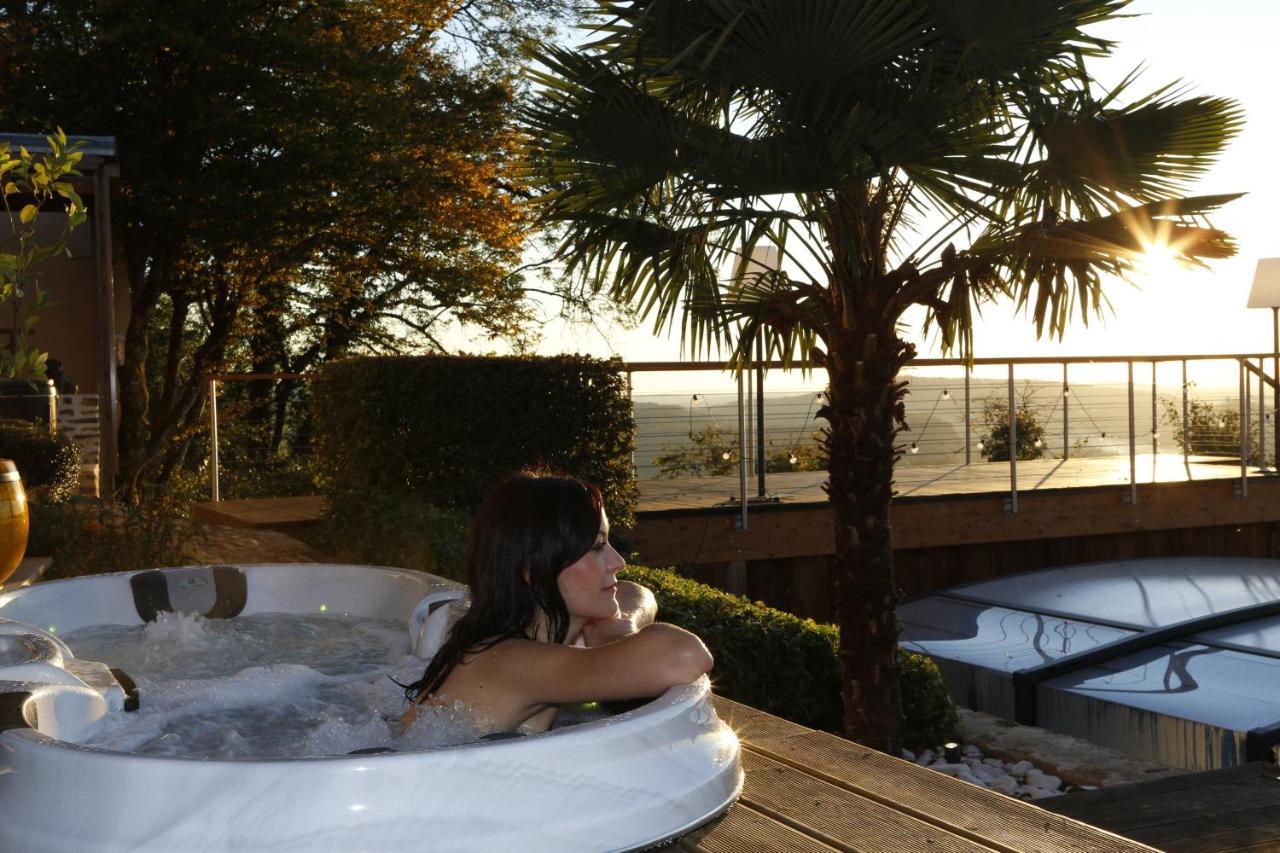 Chambres d'hôtes Le Repère des Anges et SPA Larnod Esterno foto