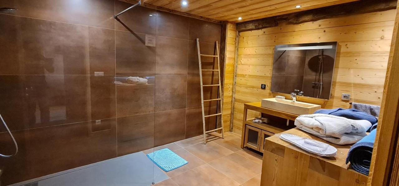 Chambres d'hôtes Le Repère des Anges et SPA Larnod Esterno foto