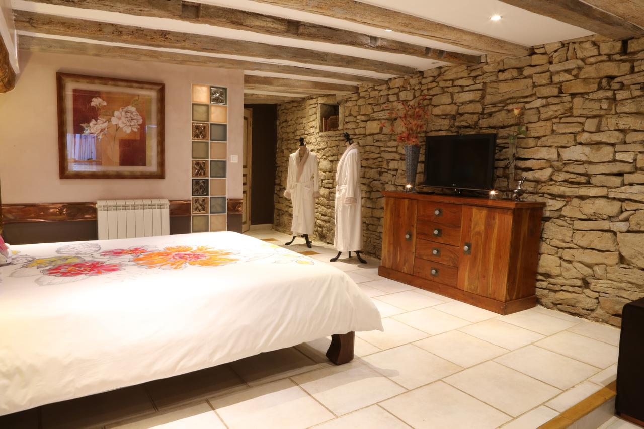 Chambres d'hôtes Le Repère des Anges et SPA Larnod Esterno foto