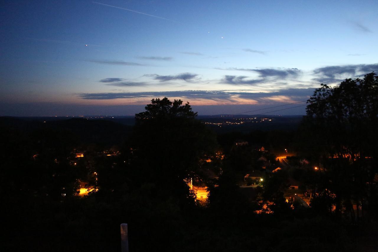 Chambres d'hôtes Le Repère des Anges et SPA Larnod Esterno foto